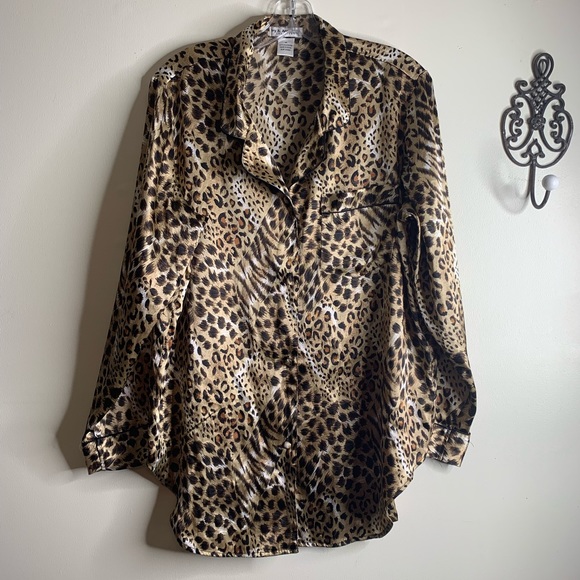 Ivy & Annabelle Satin Animal Print Sleepshirt - Picture 6 of 10